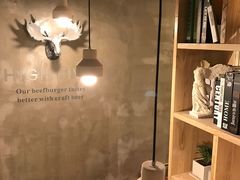 用餐区-HIGH FIVE哈福手工汉堡(桂林路店)