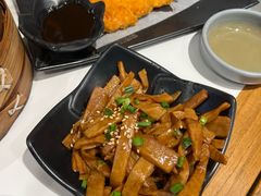 -馋三尺蟹粉小笼(人民广场店)