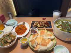 -自己人·宜昌菜(水悦城店)