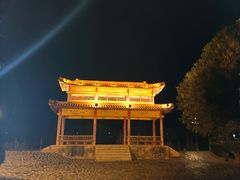 -布尔津河堤夜市