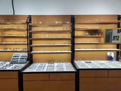 -罗伯特眼镜·蔡司官方授权(罗湖国贸店)