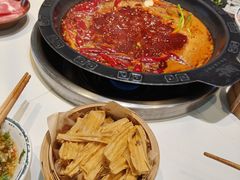 -卤校长老火锅(杨家坪直营店)