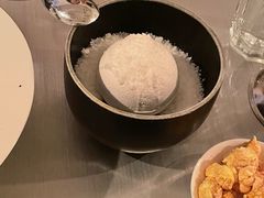 柠檬蛋白饼配罗勒霜-Ocean's Table 欧舍