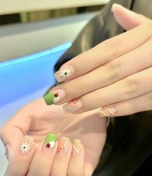 -桃色美甲沙龙
