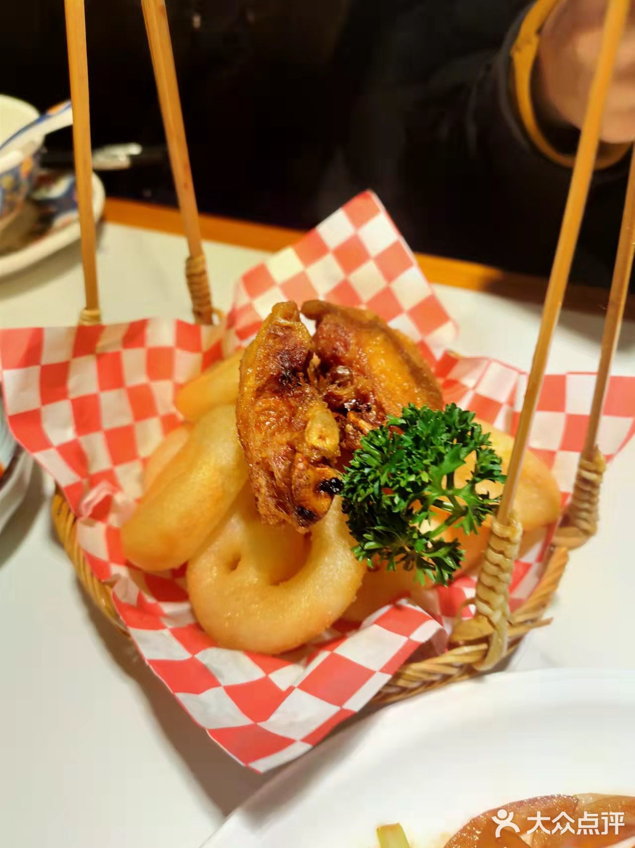 重庆排名第一的茶餐厅【金翠河烧鹅餐厅】绝啦！