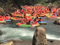 -安吉龙王山峡谷漂流