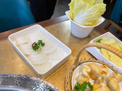 -左庭右院鲜牛肉火锅(金山万达店)