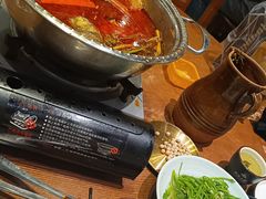 -老滇山寨•云南特色菜•地方菜•民族风情歌舞表演(金碧店)