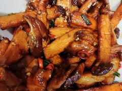 腊肥肠炒杏鲍菇-荆九爷爆炒桥头三嫩(浙大店)