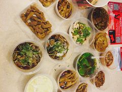 -爆炸头阿姨小四川正宗川味小吃(无任何分店)
