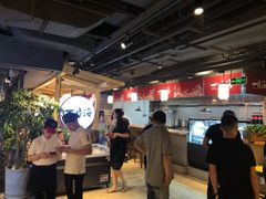 大堂-日进一片海.生腌海鲜火锅.宵夜烧烤(三里屯总店)