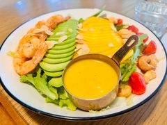 扒鲜虾芒果牛油果沙拉-G+KITCHEN·西餐·手作(时代广场店)