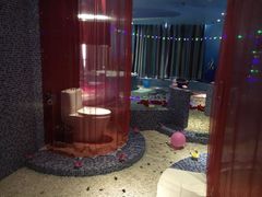 -天鹅恋主题酒店(光谷广场步行街店)