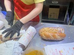 -Bánh Mì Huynh Hoa