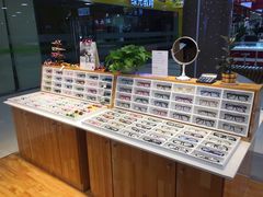-MiRi眼镜连锁·蔡司·尼康控优点合作店(莘庄店)