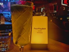 -FOUR PLAY BAR