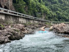 -安吉龙王山峡谷漂流