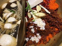 -沸炉重庆老火锅(军事博物馆店)