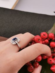 -威德钻石-克拉钻大本营(南京东路店)