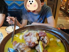 -帅巴人舅母子腊蹄民俗村