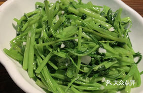 Stir-Fried Hollow Bamboo Shoots with Green Pepper and Fermented Black Beans