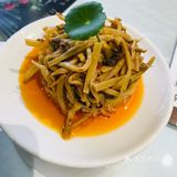 蘸啥都好吃，小笼包皮很软，里面的肉馅很香