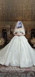 -伯瓷皇后婚纱艺术空间