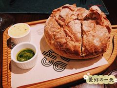 -恰餐厅及酒吧 CHAR Bar & Grill (北京丽都皇冠假日店)