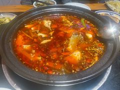 贡椒木姜锅-小饕荟雅安贡椒鱼鲜馆(广福桥店)