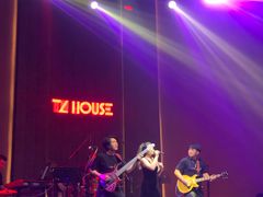 -TZ House音乐现场(来福士中心店)