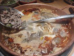 -洱火云南酸菜牛肉火锅(石景山当代商城店)