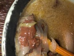 五花肉酸菜血肠锅-小俩口烧烤东北菜(双井店)