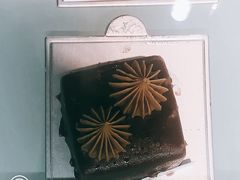 -UNI UNI(环亚凯瑟琳店)