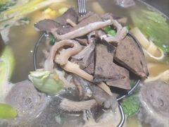 -乡土黄·鲜牛肉火锅·小龙虾(兴业街店)