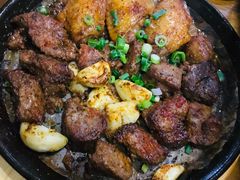 烤鸡翅烤颈背肉拼盘-老东镇啤酒屋海鲜加工·蒸汽海鲜·海鲜烧烤(台东店)