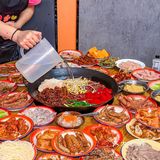 重庆就是这样，藏在社区的火锅味道都好地道！