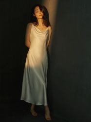 -至臻微拉婚纱摄影