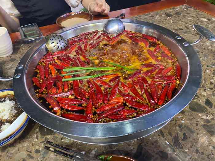 牛妈妈火锅(万达店)-"来吧来吧,金街爱达乐斜对面哦! 店面的.