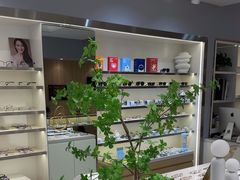 -视野联行眼镜·蔡司·尼康·授权优选门店(青浦宝龙店)