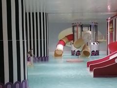 -涨巢·潮玩水疗局