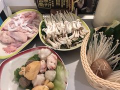 菌菇拼盘-原味主张椰子鸡·脆皮文昌鸡煲(友谊广场店)