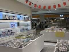 -J-Optical佳视明眼镜·蔡司视觉(青岛金茂览秀城店)