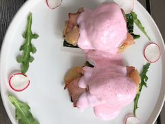 粉粉的班尼迪克蛋-CHILLAX轻乐时(侨建·Hi City店)