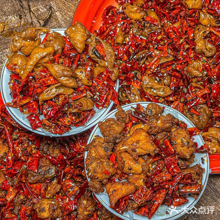 深圳这家肥肠煲吃一次就爱[爱心]上，我想天天来吃 