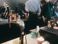 大堂-星巴克(人民公园店)