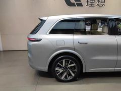 -理想汽车(世纪汇店)