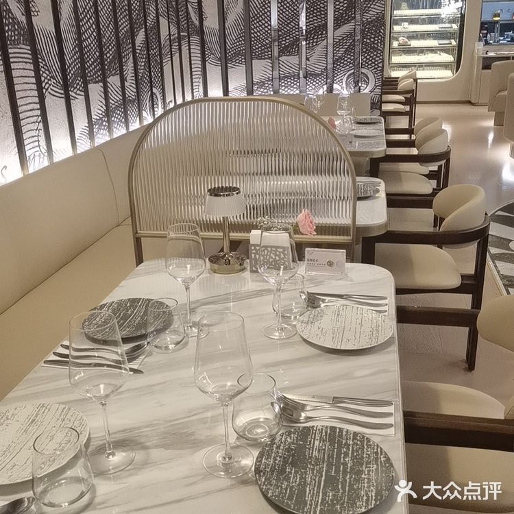 西餐美食，尽在万象城
