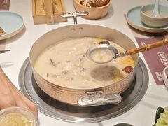 -洪氏嗨捞·猪肚鸡火锅(阳光天地店)