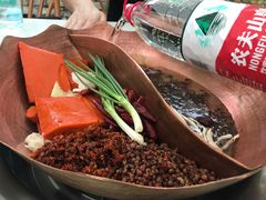 -墨居上隐·院子里火锅(峨眉店)