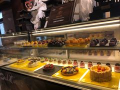 面包甜点陈列柜-大理实力希尔顿酒店•香全日制餐厅